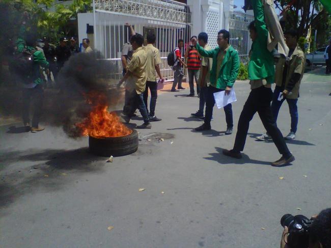 Mahasiswa Desak Wali Kota Batam Bayar Tunjangan Hari Tua 5.934 Pegawai 